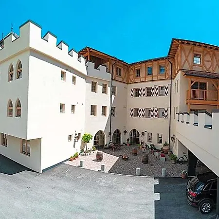 Hotel Burg1990